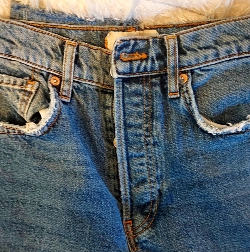 FP Distressed Striaght Leg Cutoff Jeans - Picture 4 of 6